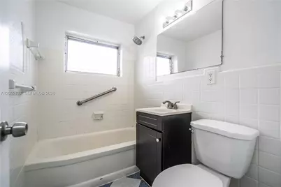 7640 Carlyle Ave #5A, Miami Beach, FL 33141 - Photo 10