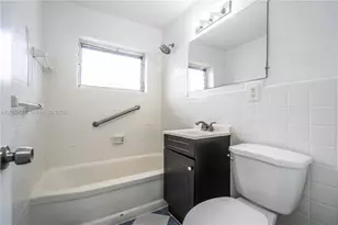 7640 Carlyle Ave, Miami Beach, FL 33141 - Photo 10