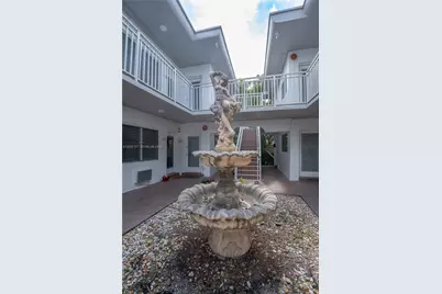 7640 Carlyle Ave #5A, Miami Beach, FL 33141 - Photo 12