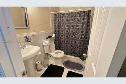 13260 NE Miami Ct, North Miami, FL 33161 - Photo 16