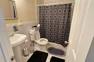 13260 NE Miami Ct, North Miami, FL 33161 - Photo 16