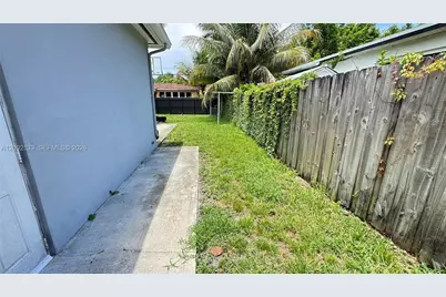13260 NE Miami Ct, North Miami, FL 33161 - Photo 6