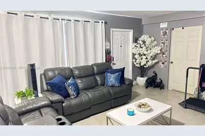 13260 NE Miami Ct, North Miami, FL 33161 - Photo 10