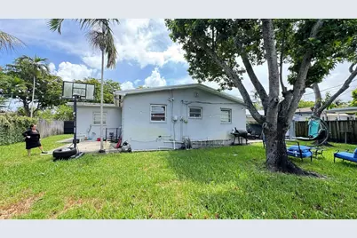 13260 NE Miami Ct, North Miami, FL 33161 - Photo 4