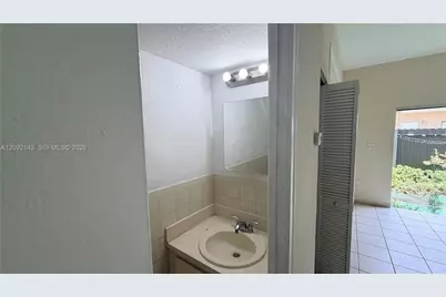 5712 W 25th Ct #5712, Hialeah, FL 33016 - Photo 6