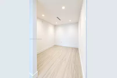 2411 Laguna Cir #1111, North Miami, FL 33181 - Photo 20