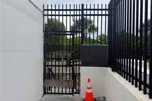 5555 Collins Ave, Miami Beach, FL 33140 - Photo 80