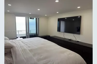 5555 Collins Ave #14G, Miami Beach, FL 33140 - Photo 10