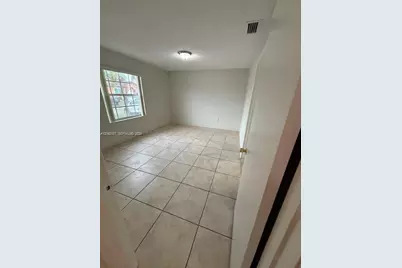 8956 NW 120th St #60, Hialeah Gardens, FL 33018 - Photo 10