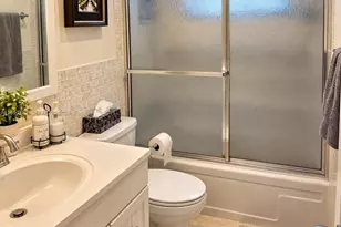 1000 NE 14th Ave, Hallandale Beach, FL 33009 - Photo 14