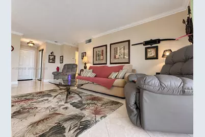 1000 NE 14th Ave #703, Hallandale Beach, FL 33009 - Photo 8