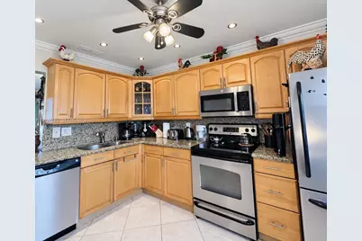1000 NE 14th Ave #703, Hallandale Beach, FL 33009 - Photo 4