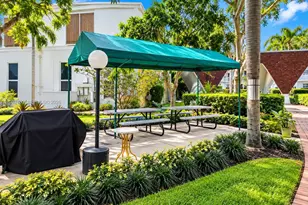 1000 NE 14th Ave, Hallandale Beach, FL 33009 - Photo 18
