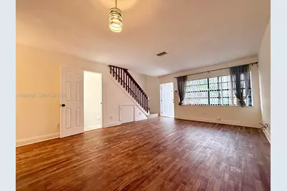531 NW 103rd Ter, Pembroke Pines, FL 33026 - Photo 2