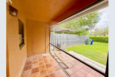 531 NW 103rd Ter, Pembroke Pines, FL 33026 - Photo 8
