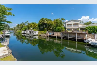 739 S Alhambra Cir, Coral Gables, FL 33146 - Photo 12