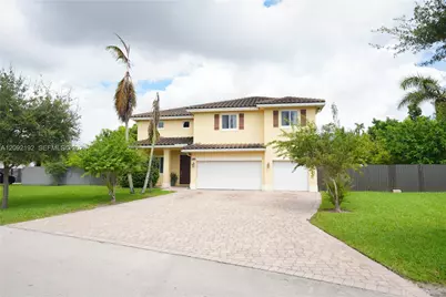 13261 SW 209th St, Miami, FL 33177 - Photo 2