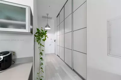 1900 N Bayshore Dr #602, Miami, FL 33132 - Photo 32