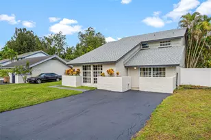 8351 SW 39th Ct, Davie, FL 33328 - Photo 2