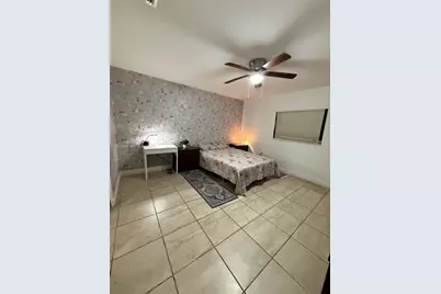 1114 NW 76th St, Miami, FL 33150 - Photo 10
