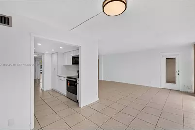 2000 Atlantic Shores Blvd #120, Hallandale Beach, FL 33009 - Photo 18