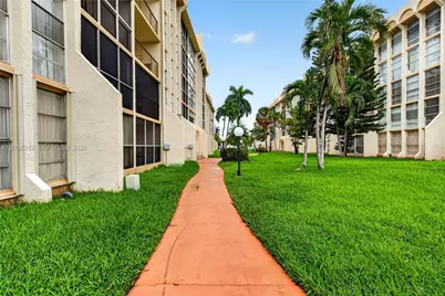 2000 Atlantic Shores Blvd #120, Hallandale Beach, FL 33009 - Photo 26