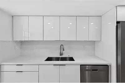 2000 Atlantic Shores Blvd #120, Hallandale Beach, FL 33009 - Photo 4