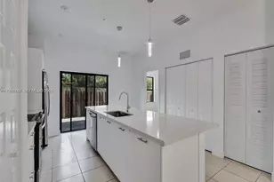 8195 NW 104th Ave, Doral, FL 33178 - Photo 4