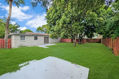 5500 SW 7th St, Margate, FL 33068 - Photo 18