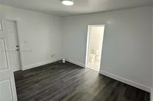 821 NW 20th Ave, Miami, FL 33125 - Photo 12