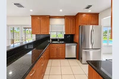 11655 SW 50th St, Cooper City, FL 33330 - Photo 8