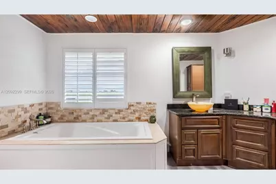 17035 N 48th Ct N, Loxahatchee, FL 33470 - Photo 12