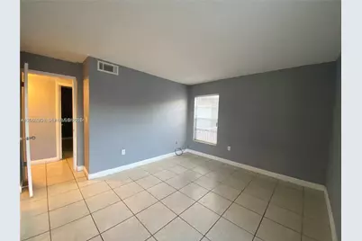 1735 W 60th St #M301, Hialeah, FL 33012 - Photo 18