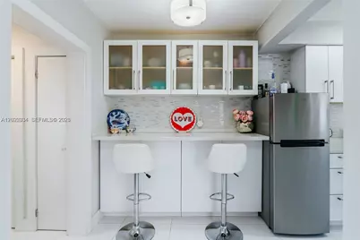 330 74th St #1, Miami Beach, FL 33141 - Photo 8