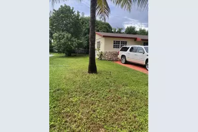 121 NE 173rd St, Miami, FL 33162 - Photo 2