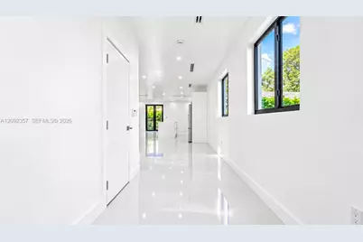 3453 NW 4th St, Miami, FL 33125 - Photo 8