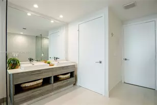 650 NE 32nd St, Miami, FL 33137 - Photo 10