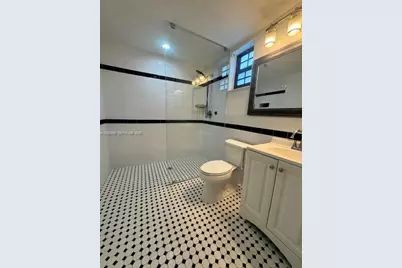 1628 NW 8th St #1628, Miami, FL 33125 - Photo 8