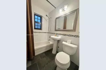 1628 NW 8th St #1628, Miami, FL 33125 - Photo 10