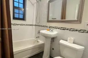 1628 NW 8th St, Miami, FL 33125 - Photo 10