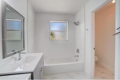 10701 SW 10th Ct, Davie, FL 33324 - Photo 20