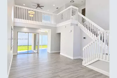 10701 SW 10th Ct, Davie, FL 33324 - Photo 2