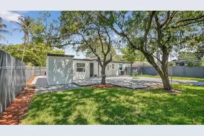 1010 NE 138th St #1, North Miami, FL 33161 - Photo 12