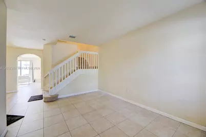 3316 W 91st Ter, Hialeah, FL 33018 - Photo 8