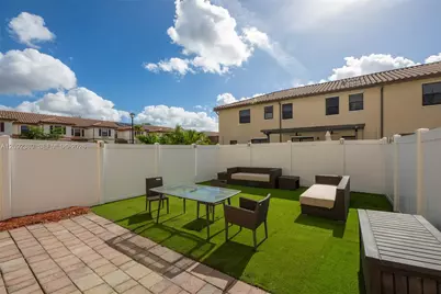 3316 W 91st Ter, Hialeah, FL 33018 - Photo 42