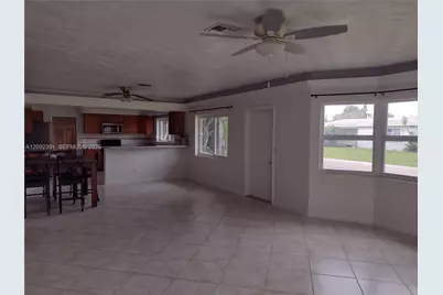 225 E 29th Ct, Riviera Beach, FL 33404 - Photo 4