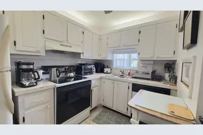 400 S Hollybrook Dr #305, Pembroke Pines, FL 33025 - Photo 6