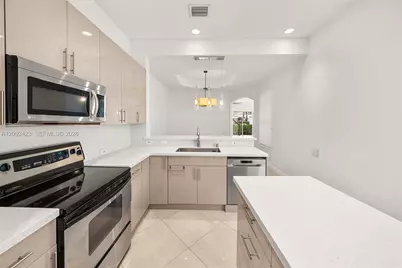 887 W Spinnaker Dr W, Hollywood, FL 33019 - Photo 26