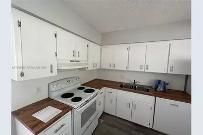 3739 SE 15 St #2, Dania Beach, FL 33004 - Photo 2