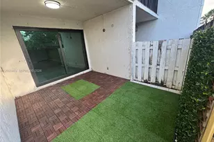9405 Fontainebleau Blvd, Miami, FL 33172 - Photo 22